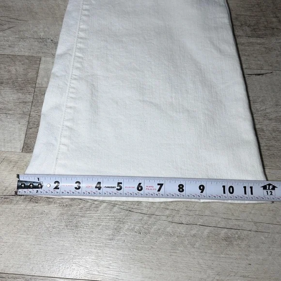 We The Free Snowy White Flare Jeans Size 31 - Picture 9 of 12